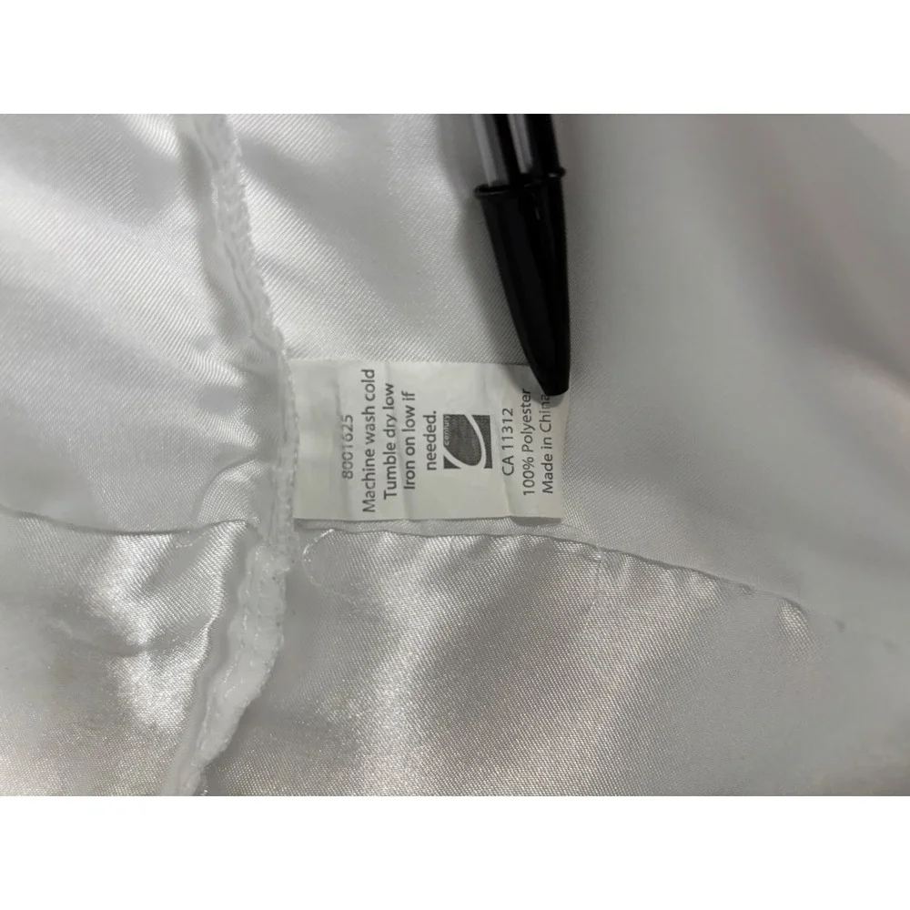 N/A lustrous white